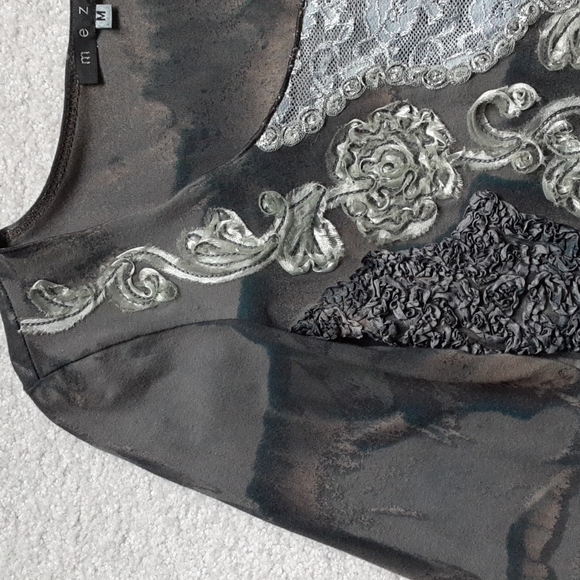 Mezon deep-scoop neck, 3/4 length sleeve knit top, popular item. Buy it now! - Picture 3 of 10